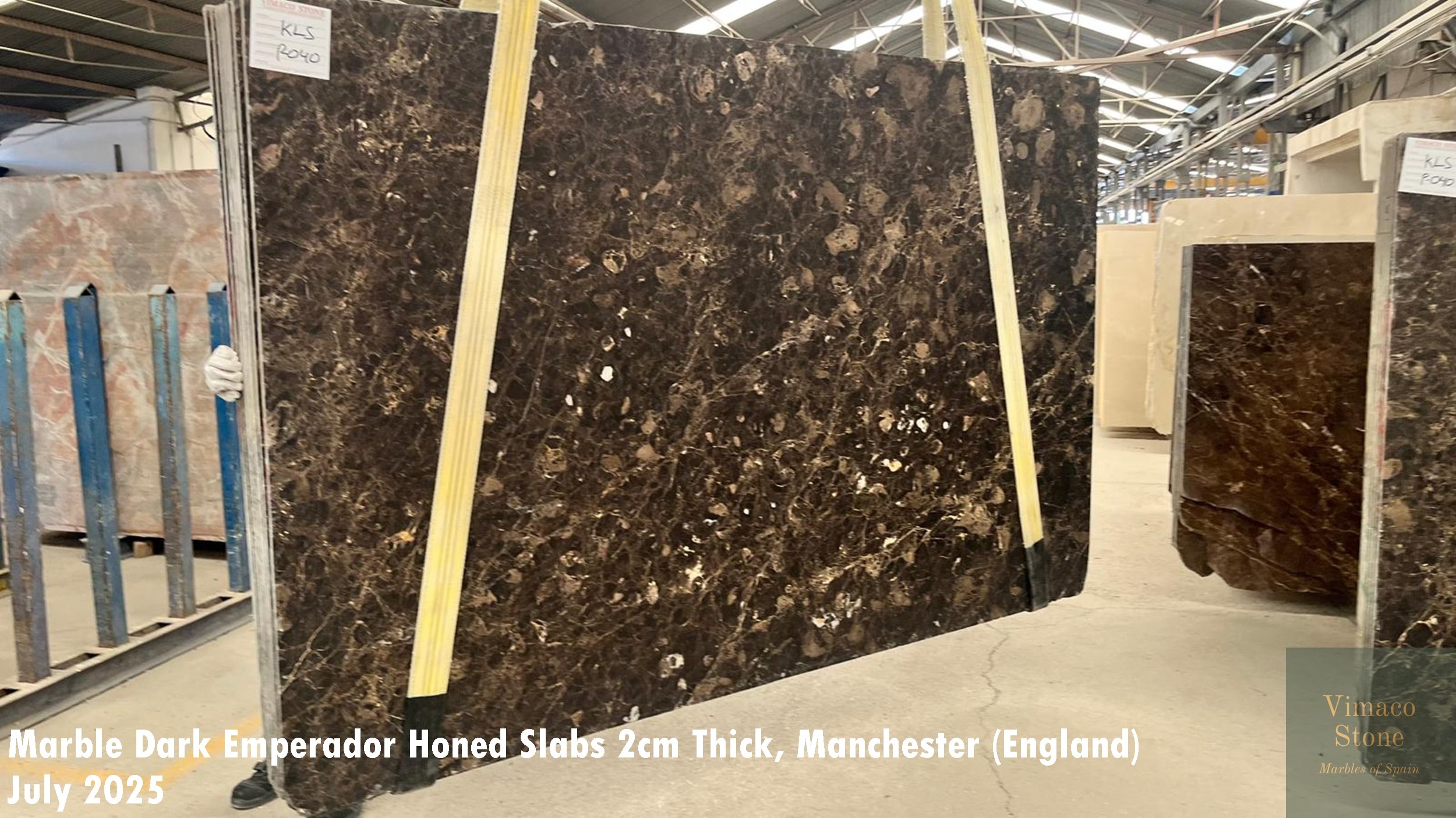 MARBLE DARK EMPERADOR HONED